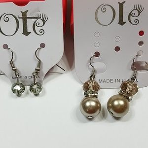 NEW with tags! Earrings!🌸